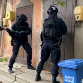 В Мукачеві провели спецоперацію та затримали двох місцевих наркоторговців