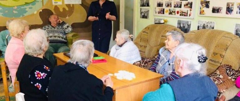 До Дня людей похилого віку у міському терцентрі організували дозвілля для підопічних