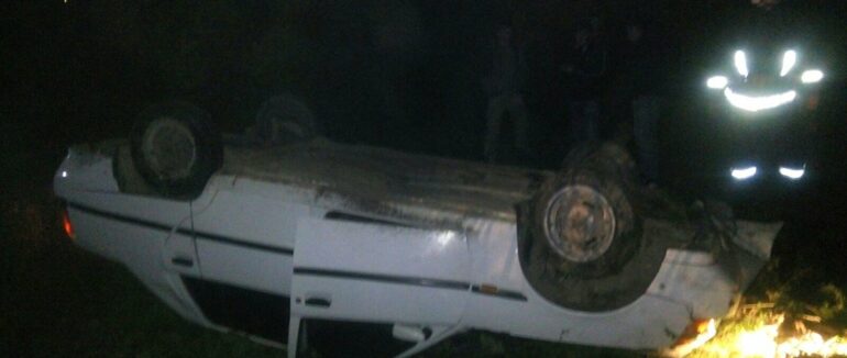 ДТП на Ужгородщині: автомобіль опинився на даху