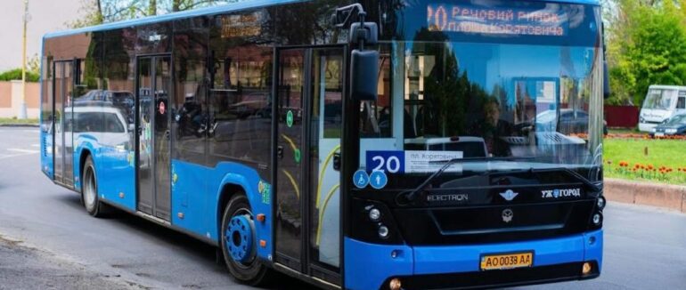 В Ужгороді автобуси їздять за графіком вихідного дня