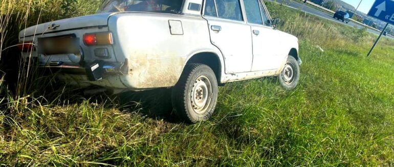 В Ужгородському районі п’яний водій з’їхав у кювет та покинув автомобіль