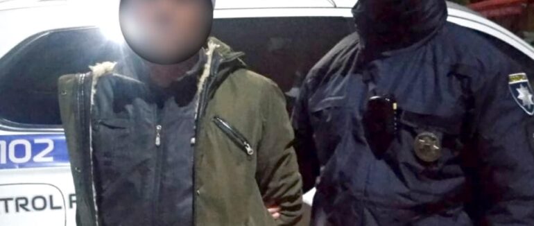 В центрі Мукачева відвідувач обікрав продавчиню