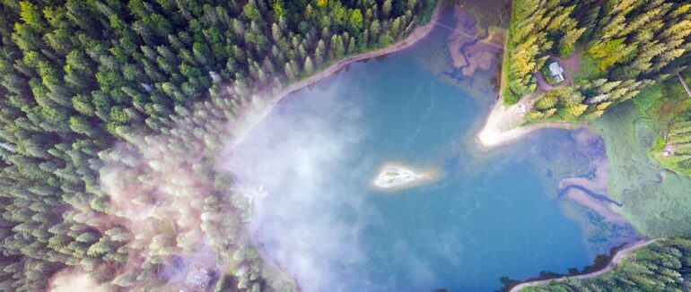 Озеро Синевир ввійшло у топ-5 найпопулярніших місць України