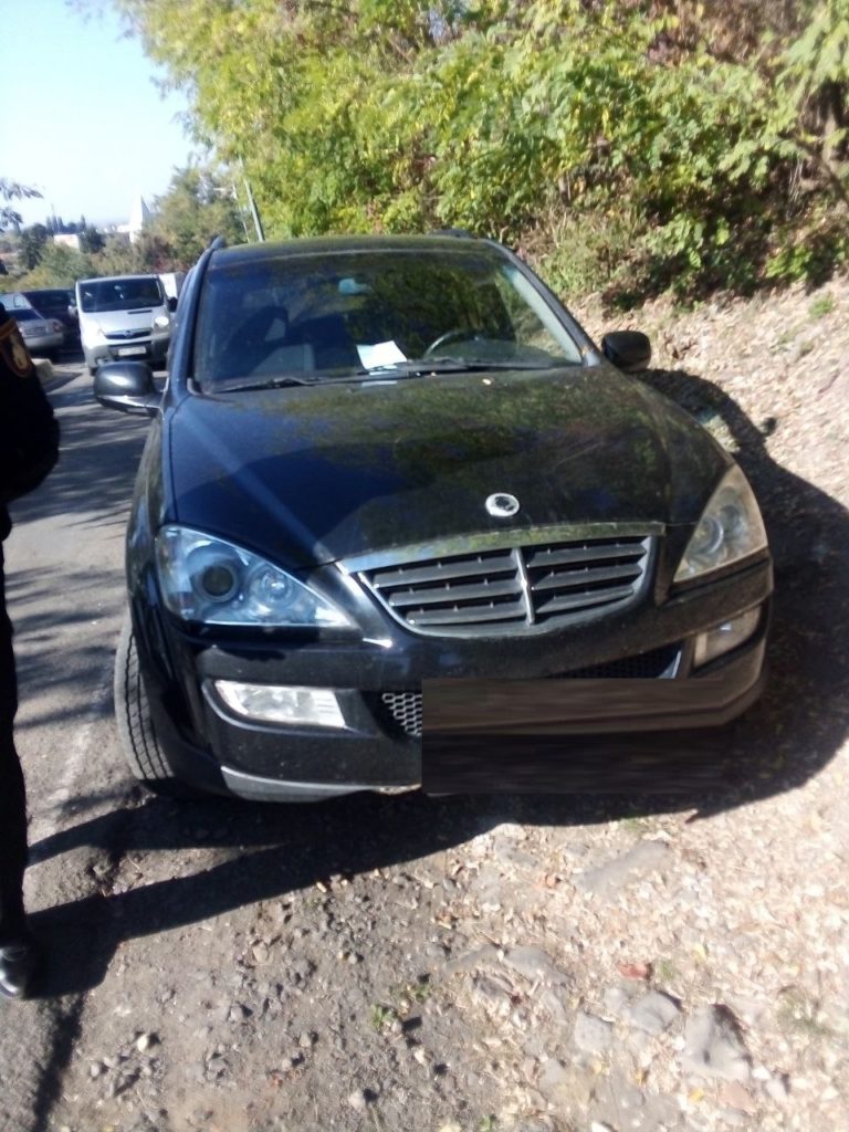 На Замковій горі у Мукачеві зафіксовано 30 порушень правил паркування за вихідні