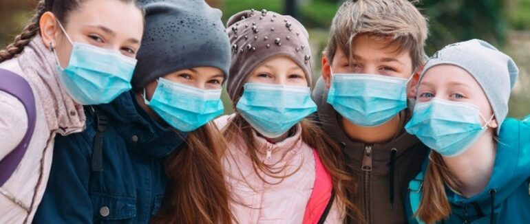 Діти повинні носити маски в громадських місцях