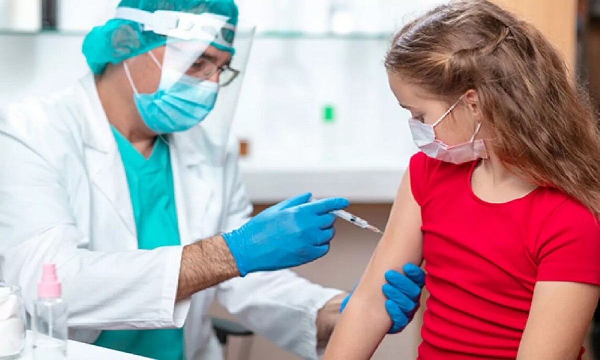 На Закарпатті від коронавірусу почали вакцинувати дітей
