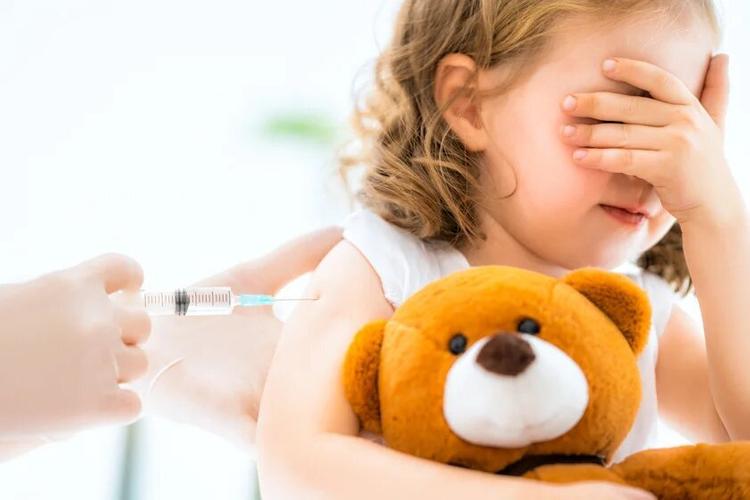 Масова COVID-вакцинація дітей в Україні: відомо коли розпочнеться