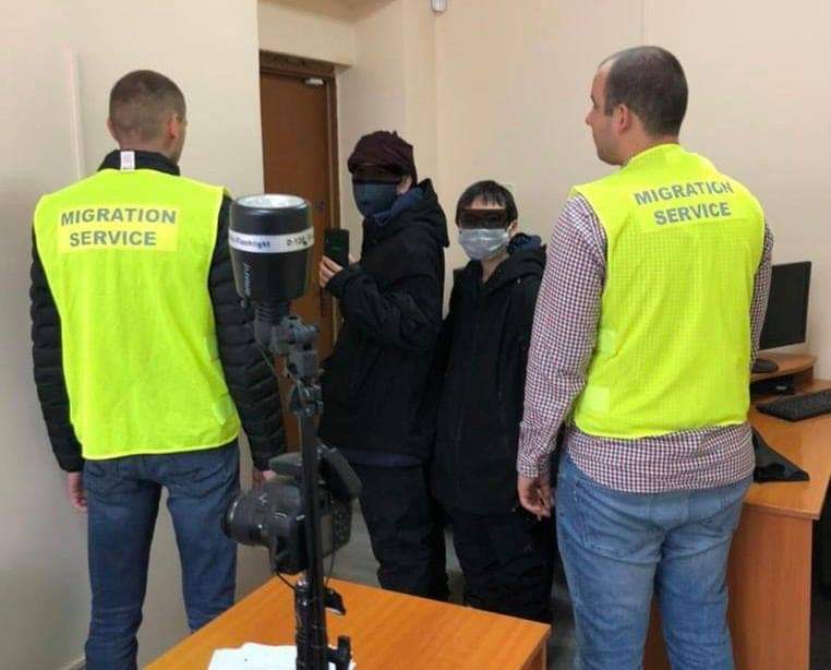 Китайці, які влаштували пожежу в ужгородському хостелі, видворили з країни