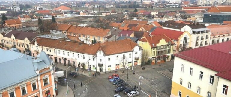 У Мукачеві побудували ще один сквер