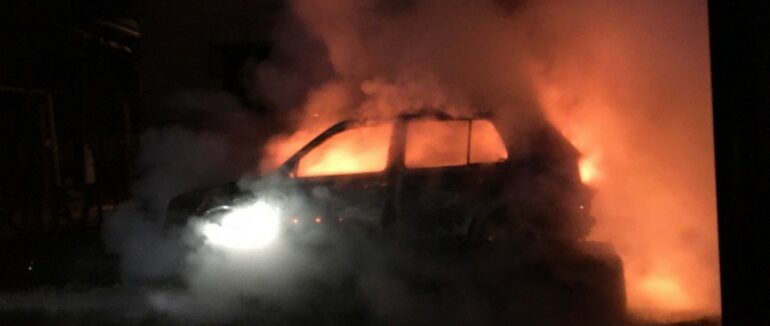 Вночі у Берегівському районі з невідомих причин загорівся автомобіль