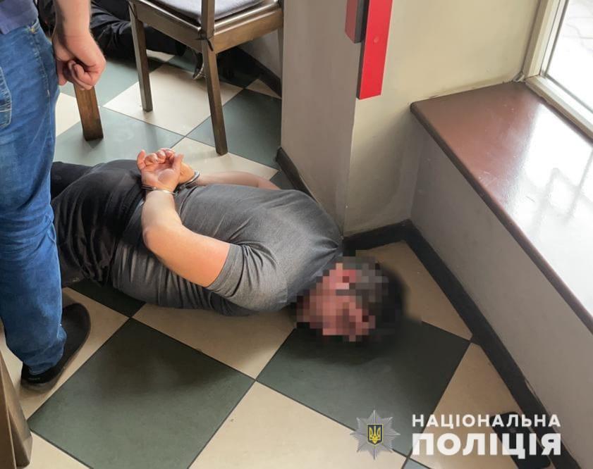 Вимагання грошей та погрози: на Закарпатті кримінальне тріо сяде на лаву підсудних
