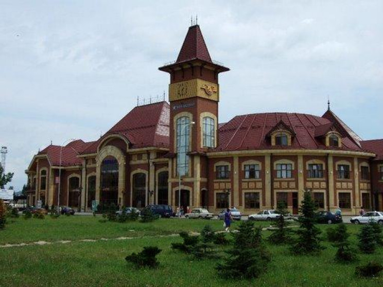 В Ужгороді на залізничному вокзалі запрацював новий центр вакцинації