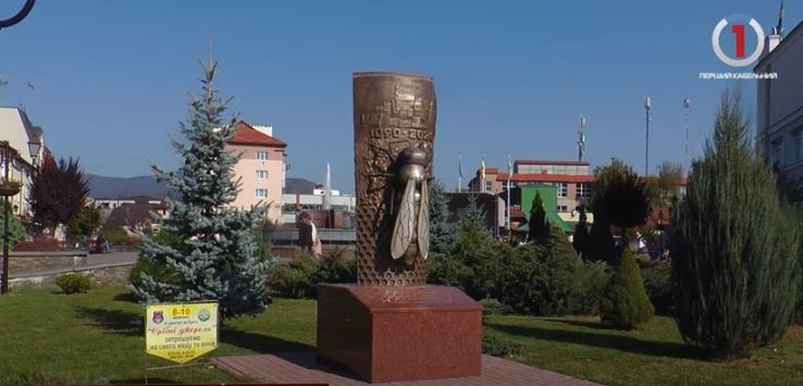 Різноманіття меду та вина: у Хусті відбувся традиційний фестиваль “Срібні джерела” (ФОТО, ВІДЕО)