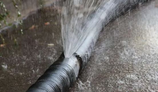 У Виноградові сталася аварія на водопроводі: декілька вулиці залишилися без води