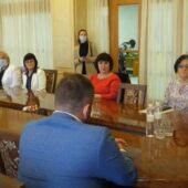 Святкові урочистості: у головній будівлі краю нагородили закарпатських освітян (ВІДЕО)