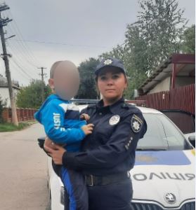 Поліцейські Закарпаття черговий раз повернули додому малолітнього хлопчика