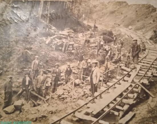 Унікальне фото із прокладання вузькоколійної дороги на Перечинщині