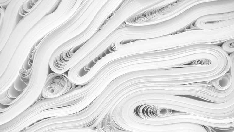 Паперова реальність: митець вправно додає витинанки у навколишній світ