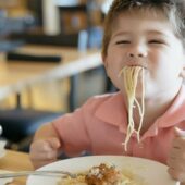 В Ужгороді затвердили ціни на дитяче харчування у школах та садочках