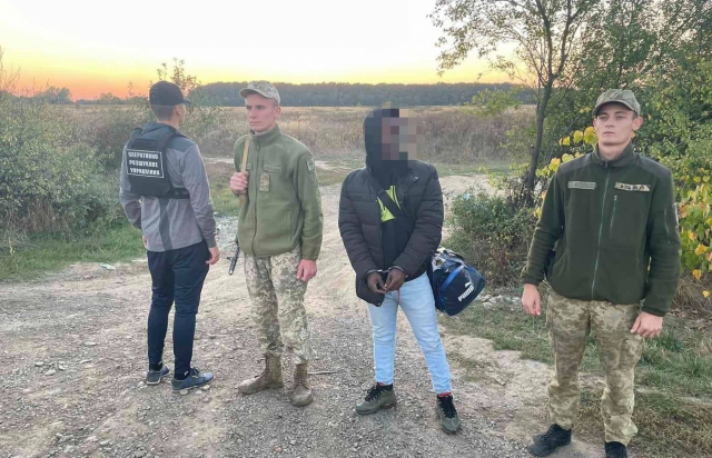 На Закарпатті затримали 4 нелегалів, які намагалися незаконно перетнути українсько-угорський кордон
