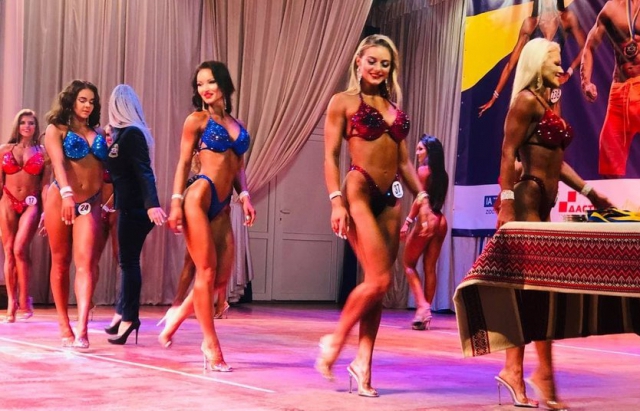 10 закарпатців посіли призові місця на Відкритому чемпіонаті області з бодібілдингу