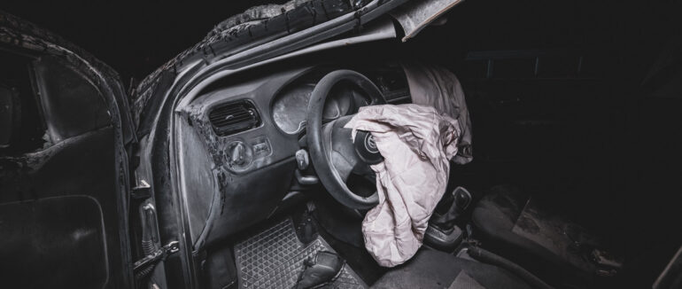 На Закарпатті автомобіль перевернувся кілька разів та загорівся