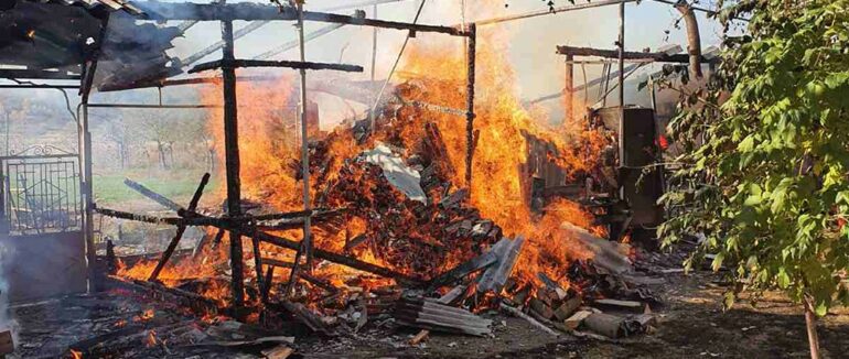 На Ужгородщині сталася пожежа на приватному обійсті