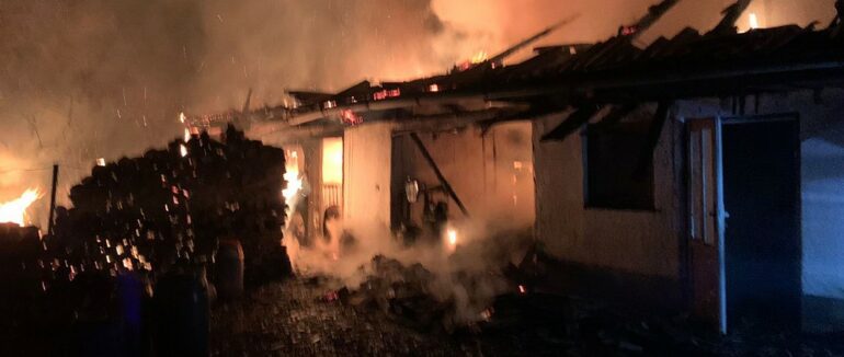 Вночі у Мукачівському районі горіла прибудова до житлового будинку