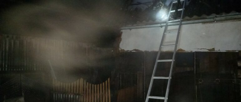 Вночі у Мукачівському районі горів житловий будинок поки господарі спали