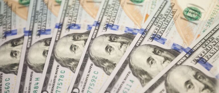 Курс долара і євро на 24 листопада: валюта дорожчає