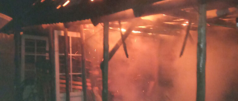 Вечірня пожежа в Берегівському районі: вогнеборці ліквідували пожежу в надвірній споруді