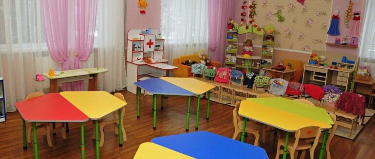 “Скотчем замотали руки та ноги, заклеїли рот”: на Полтавщині у дитсадку знущалися з 4-річої дівчинки