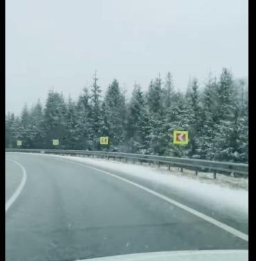 Біля Закарпатських перевалах продовжує сніжити