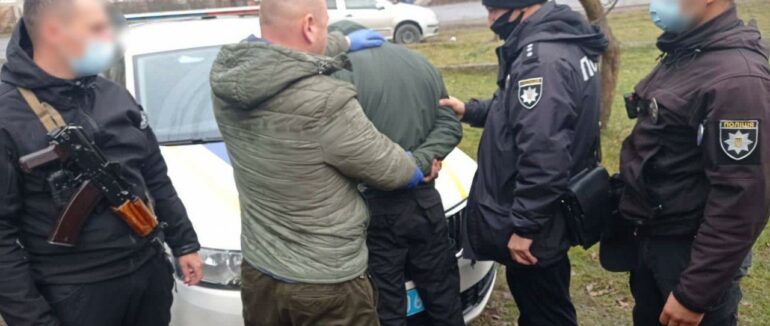 В Перечинському районі затримали 22-річного чоловіка який зберігав наркотики