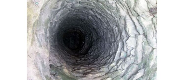 На Хустщині в колодязі виявили тіло жінки