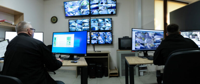 На Закарпатті завдяки міській системі відеоспостереження розшукали 119 таких водіїв