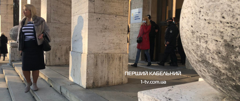 Замінували вдруге: зірване засідання позачергової сесії Закарпатської обласної ради