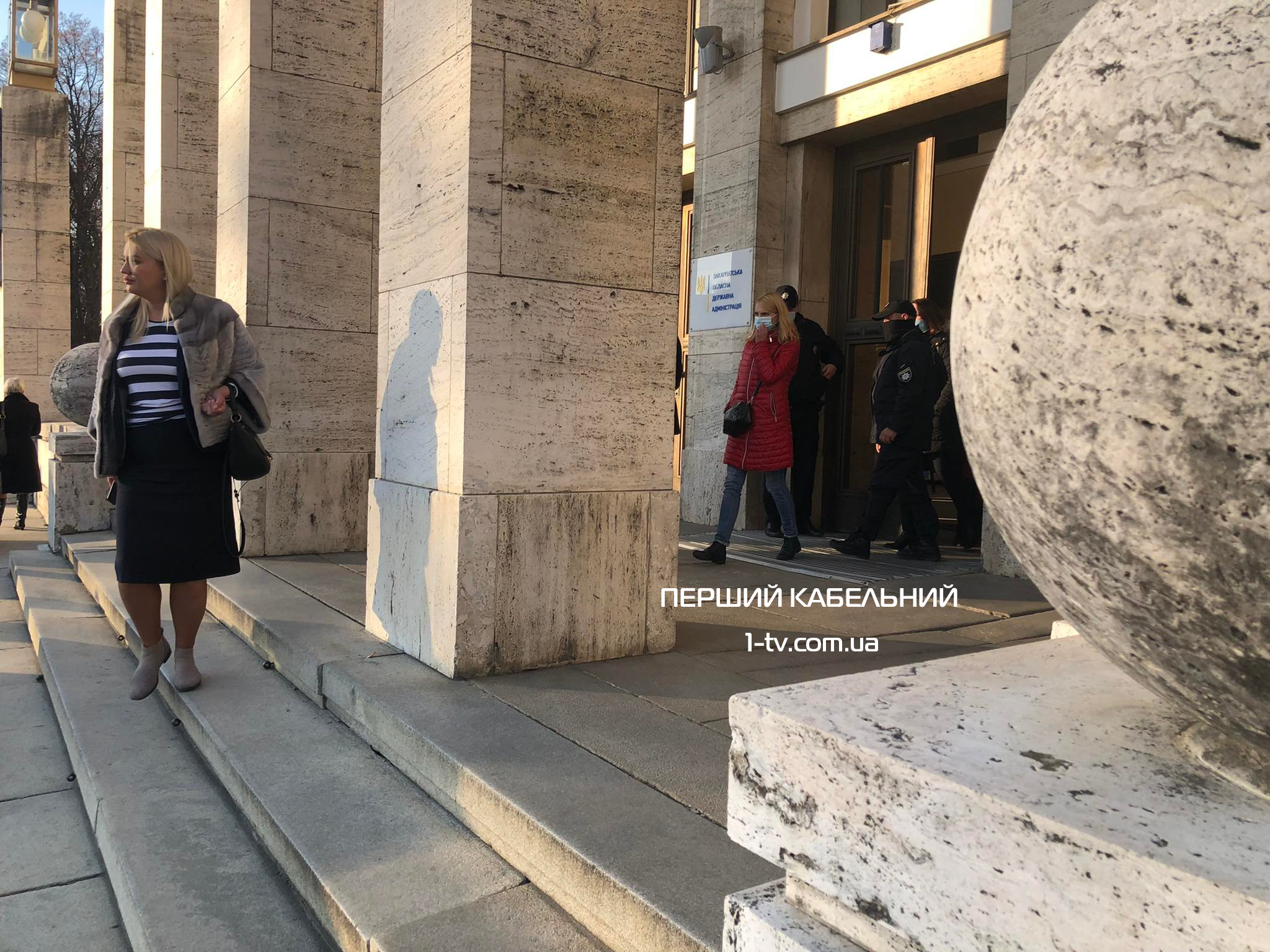 Замінували вдруге: зірване засідання позачергової сесії Закарпатської обласної ради