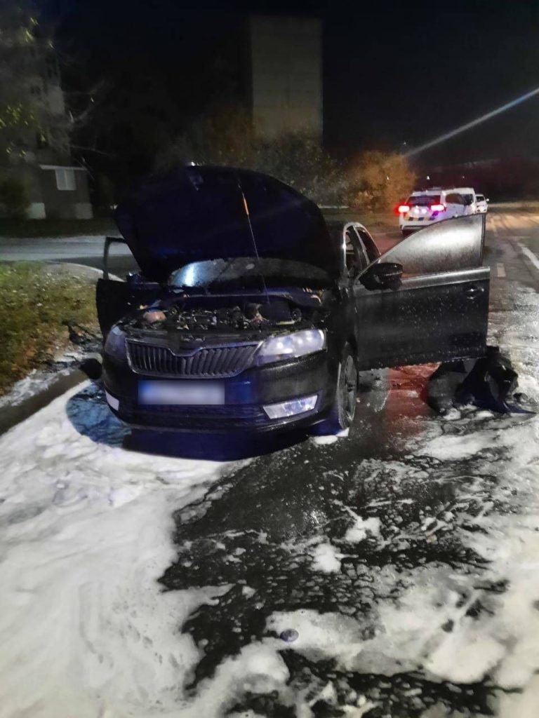 Вночі в Ужгороді раніше судимий чоловік підпалив авто жінці