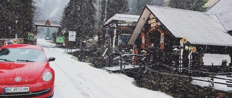 Національний природний парк Синевир засипає снігом