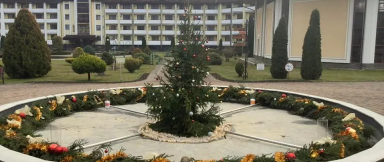 На Закарпатті зробили найбільший адвентський вінок в Україні