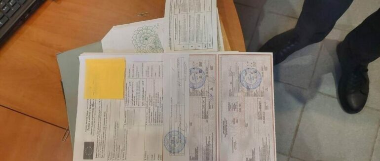 На Закарпатті викрили злочинців, які підробляли COVID-сертифікати