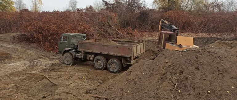 Двоє закарпатці незаконно видобували гравію з берегів річки Латориця