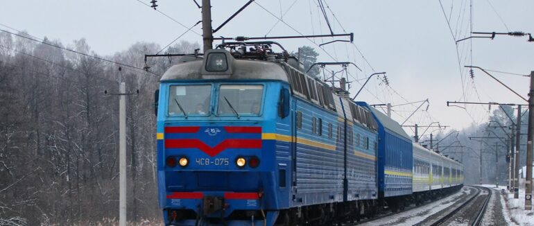 “Укрзалізниця” збільшує кількість поїздів на Закарпаття до зимових свят