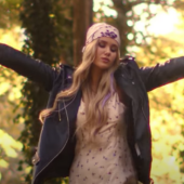 Відома мукачівка презентувала дебютний кліп