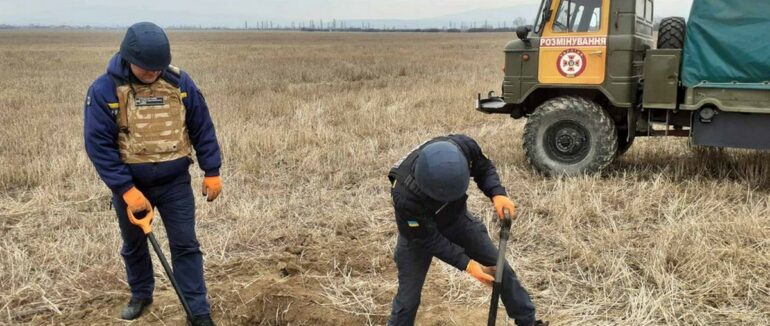 На Закарпатті фермер наткнувся на небезпечну знахідку