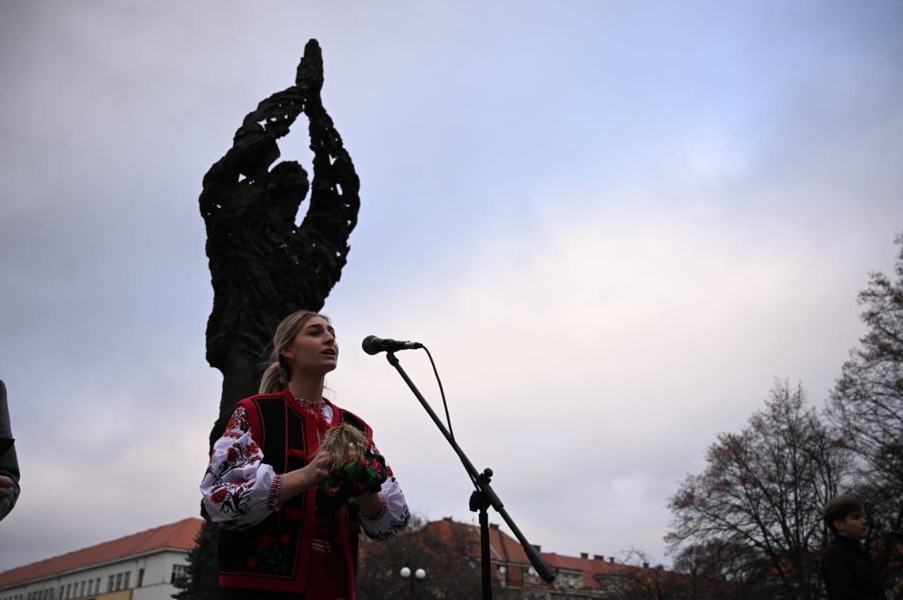 В Ужгороді вшанували пам’ять жертв Голодоморів