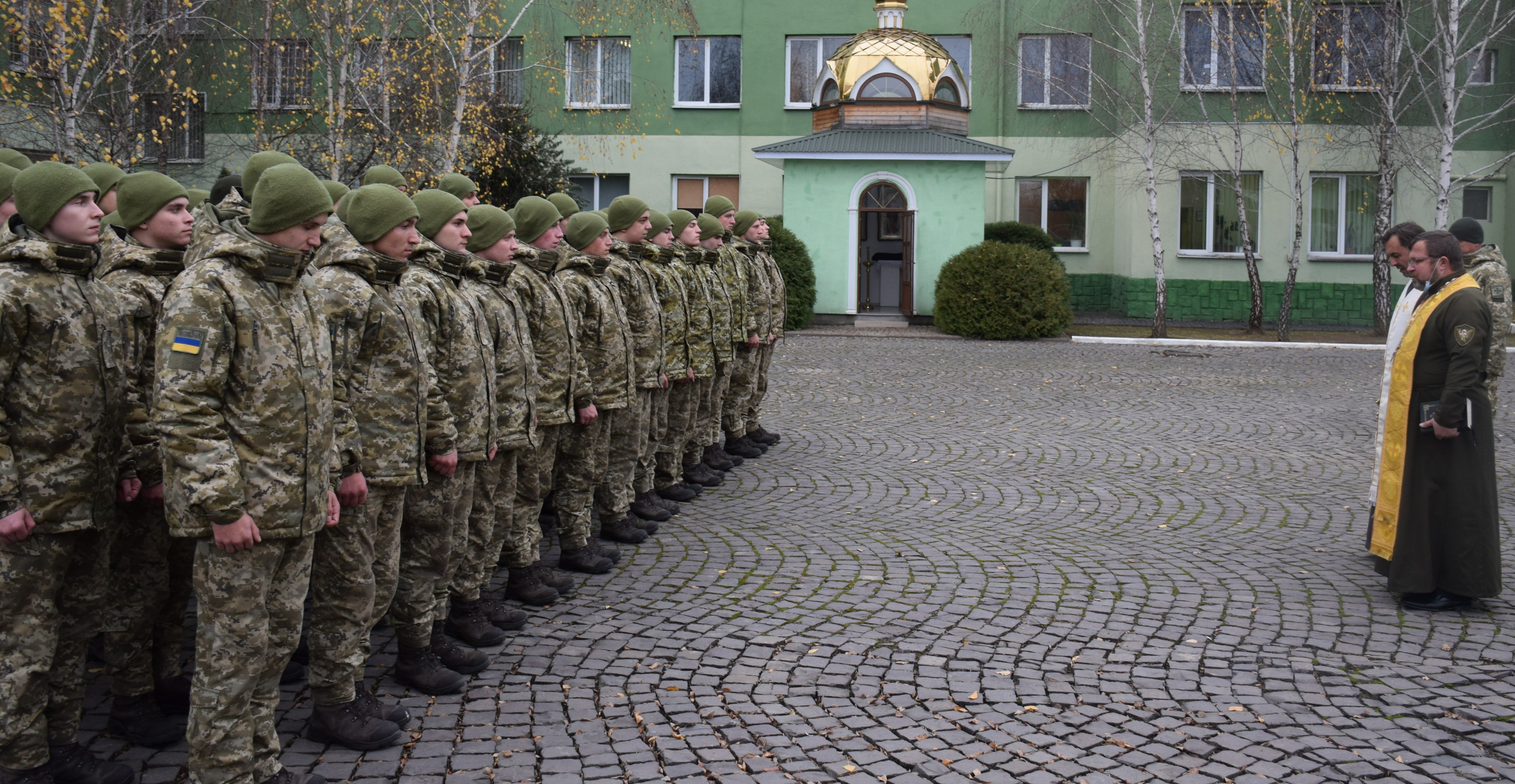 Строковики осіннього призову прибули до Мукачівського прикордонного загону