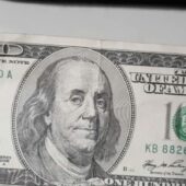 В Мукачеві затримали жінку з підробленими грошима