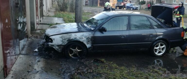У Перечині за секунду спалахнув автомобіль «Audi»